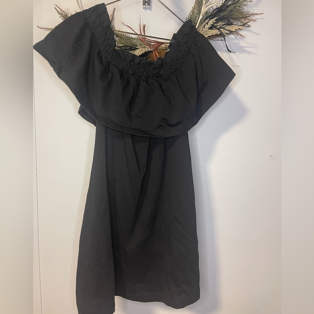 Off shoulder black H&M dress